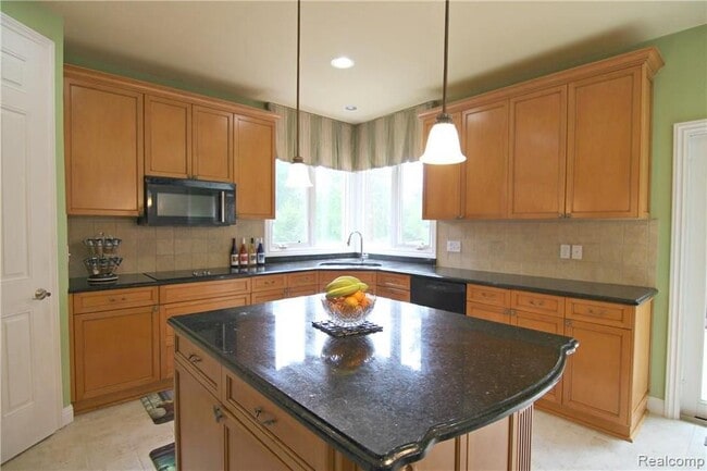 Building Photo - 26131 Sunbury Ct