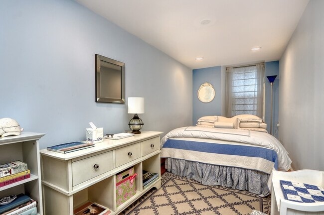 Building Photo - 339 Commonwealth Ave