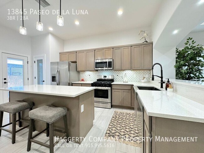 Building Photo - 13845 Paseo de Ln