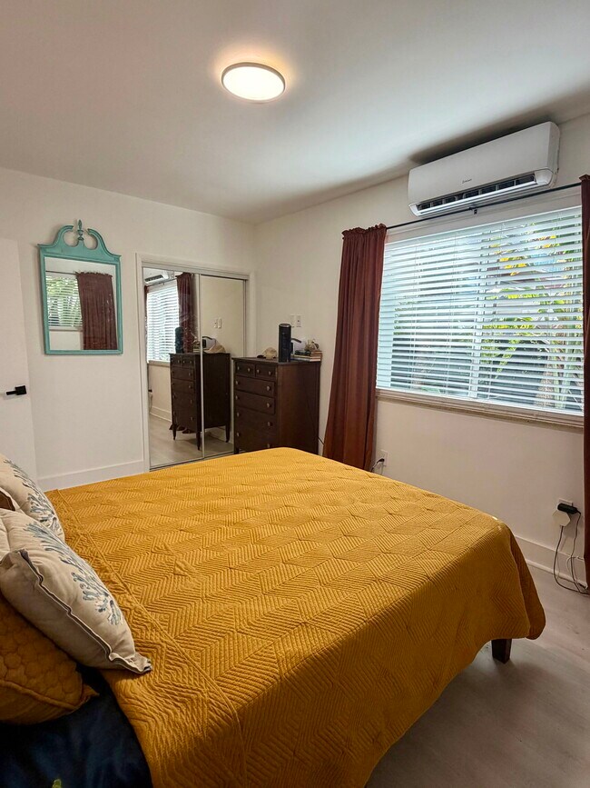 Building Photo - 1198 Marseille Dr