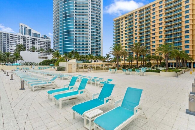 Building Photo - 2501 S Ocean Dr