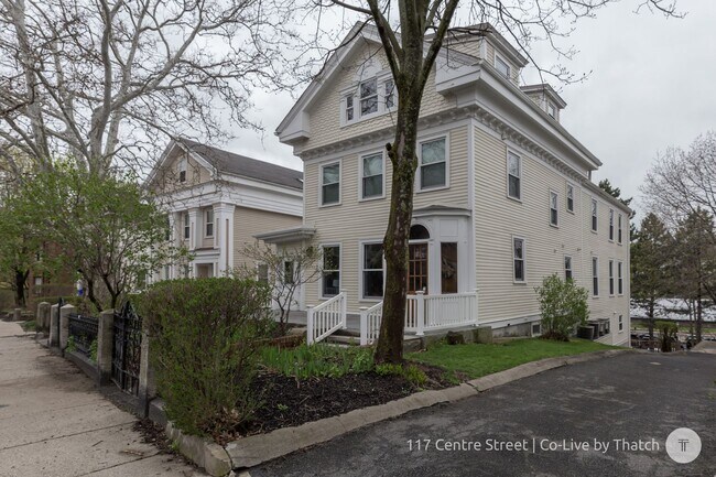 Building Photo - Convenient Location, In-Unit Washer and Dryer, Central Heat/AC, Eat-in Kitchen, Parking for Rent