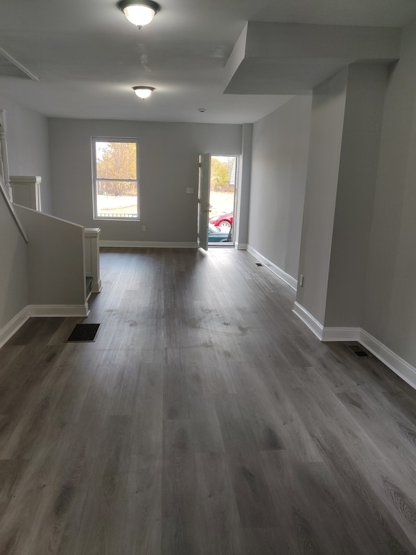 Building Photo - 628 N 55th St