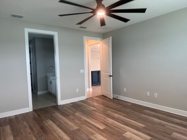 Building Photo - Lakeview Living with Bonus Flex Space & Resort-Style Amenities