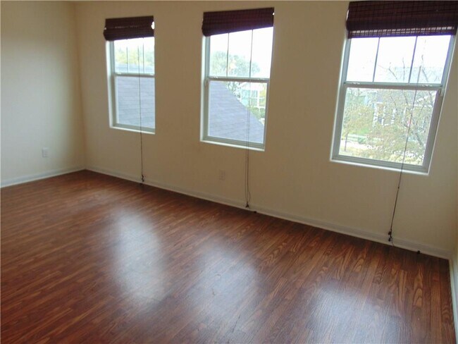 Building Photo - 5208 Hellman