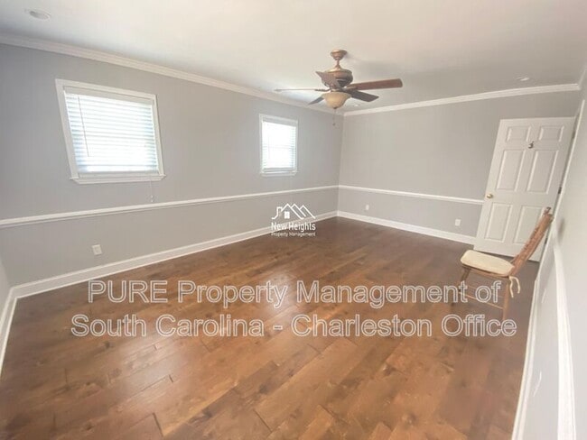 Building Photo - 14 Lampton Rd