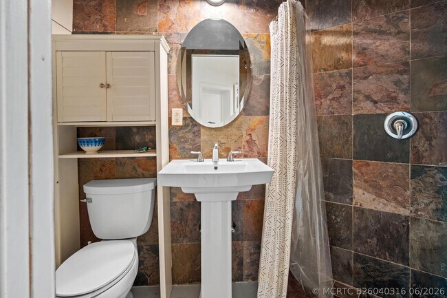 Building Photo - 15 N Swinton Cir