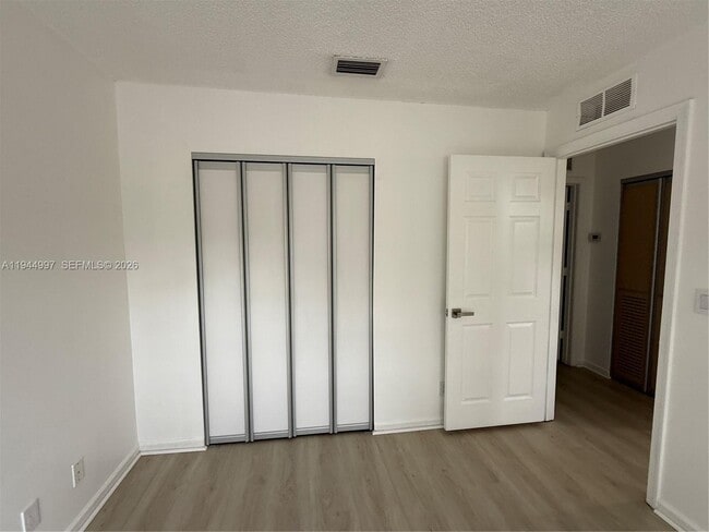 Building Photo - 973 Imperial Lake Rd