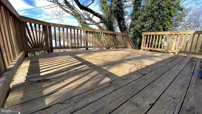 Building Photo - 3 Fairfax Cir