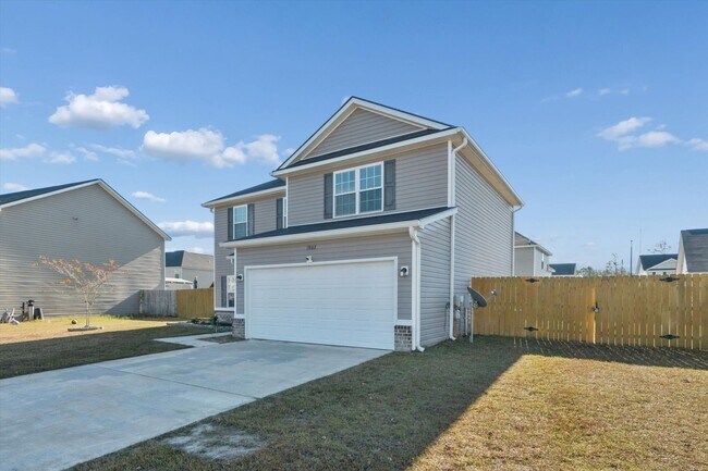 Building Photo - AVAILABLE NOW! (Pet Friendly)