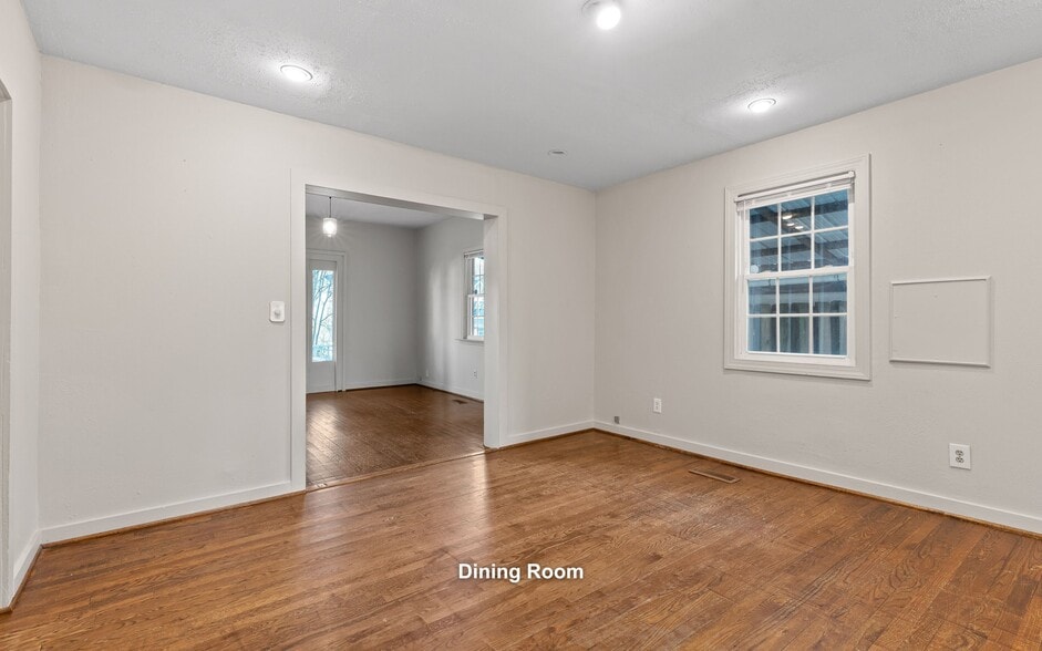 Building Photo - 304 Keith St