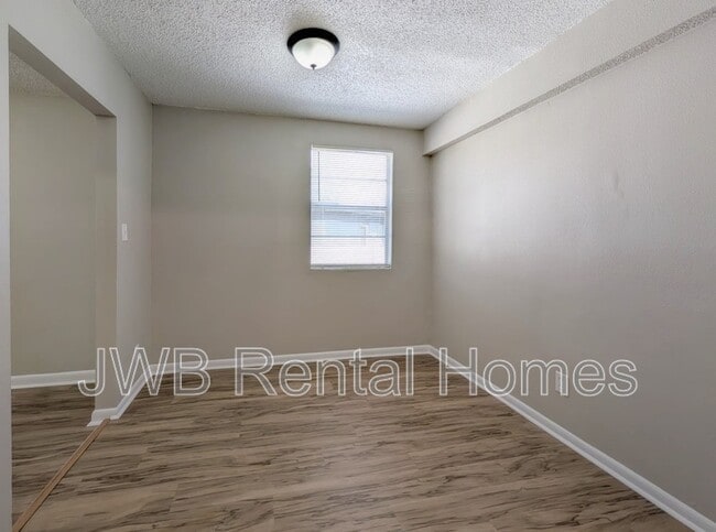 Building Photo - 5739 Bree Rd