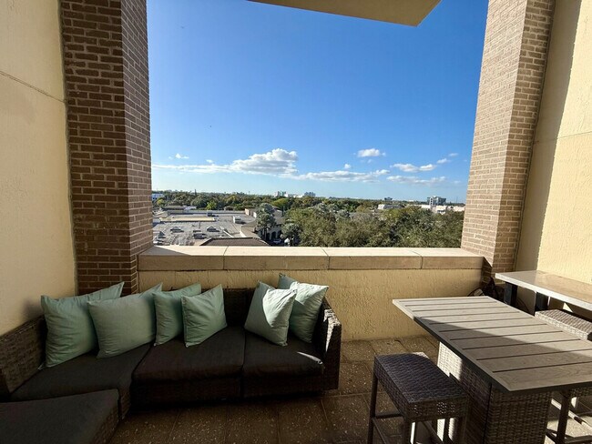 Building Photo - 139 NE 32nd St