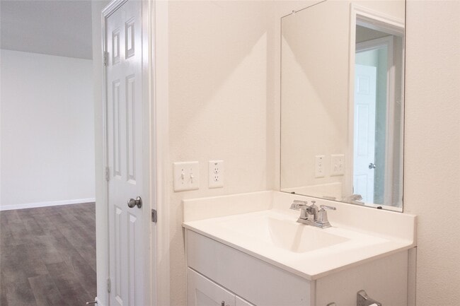 Building Photo - 14511 Sweet Cherry Dr