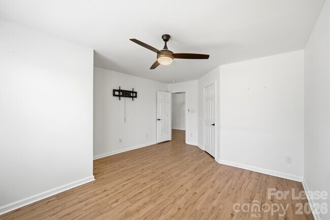 Building Photo - 4084 Holly Villa Cir
