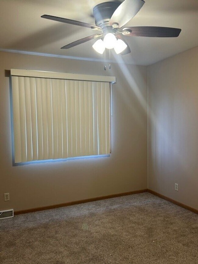 Building Photo - 4 Unit at 5309-5315 45th Street.