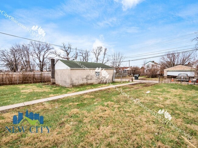 Building Photo - Newly Remodeled Three Bedroom House in Mil...