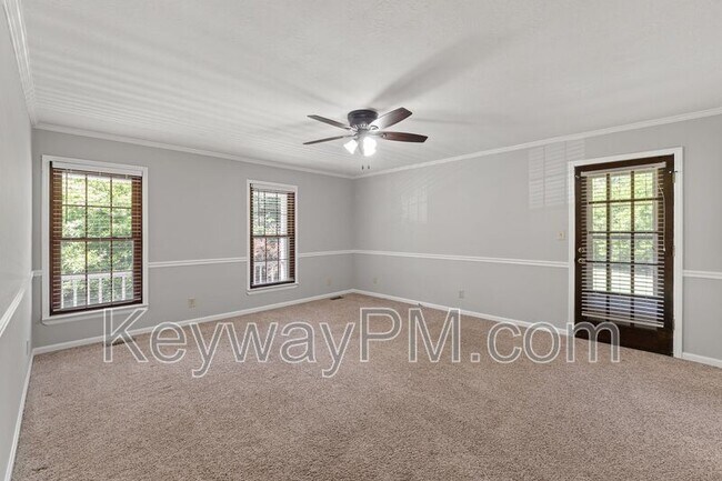 Building Photo - 255 Silver Maple Rd