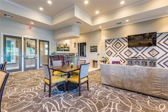 Building Photo - 4144 Greenway Dr