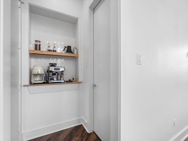 Building Photo - 3421 Gillespie St