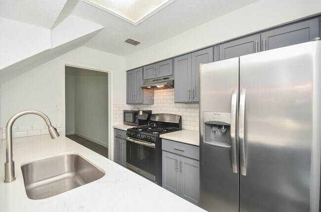 Building Photo - 8803 Vinkins Rd