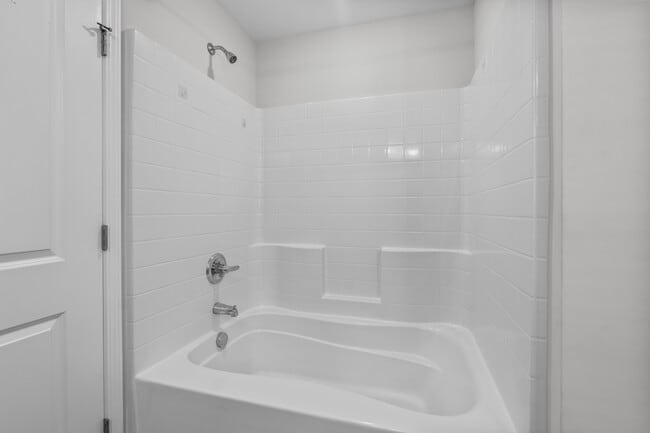 Building Photo - 424 Keeble Dr