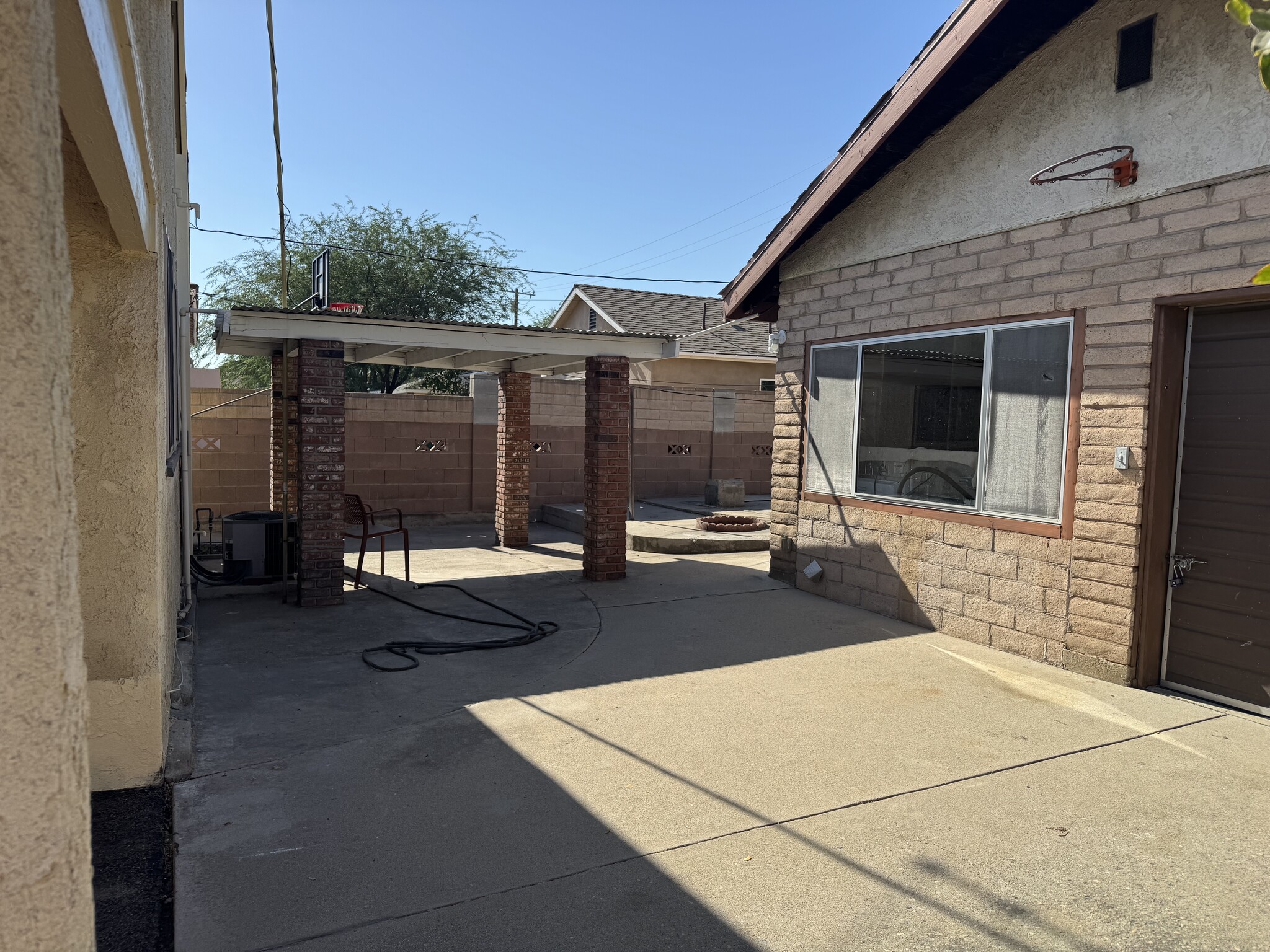 Building Photo - 10817 Cantara St