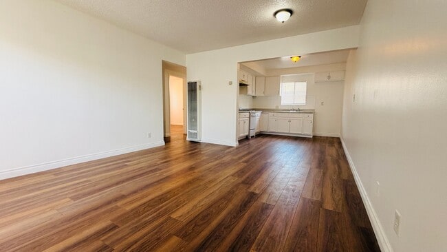Building Photo - 1439 W 84th Pl