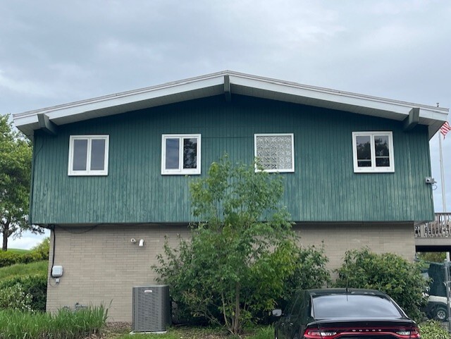 Building Photo - 1000 Pine Ave