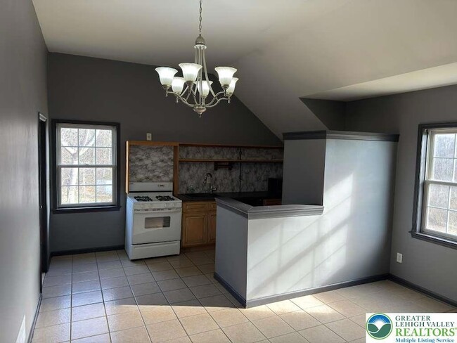 Building Photo - 226 Sonny Dr