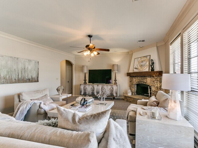 Building Photo - Gorgeous 2 Story Home In Bixby Schools!