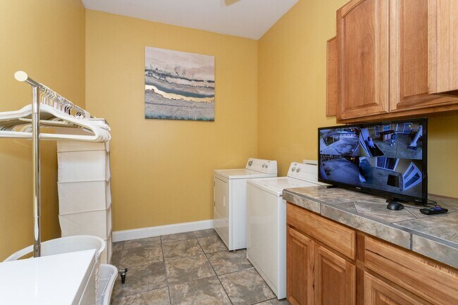 Building Photo - 3 Bedroom House in Addis with Pool, Gazebo...