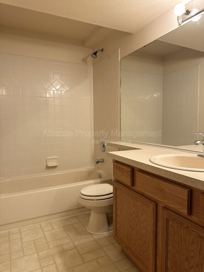 Building Photo - 8131 Oliver Rd