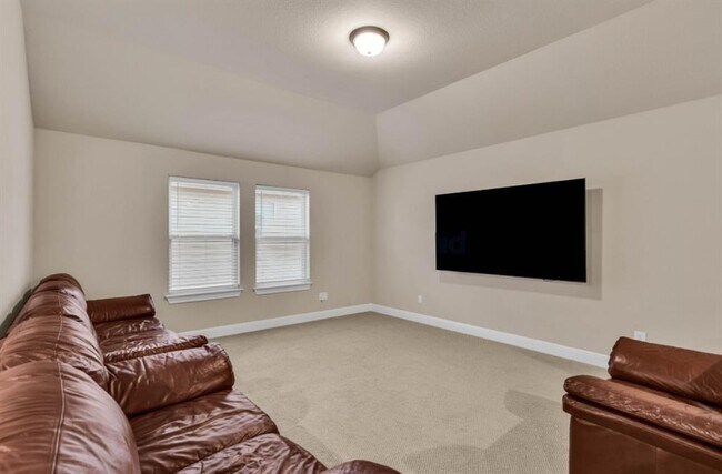 Building Photo - 129 Birkshire Dr