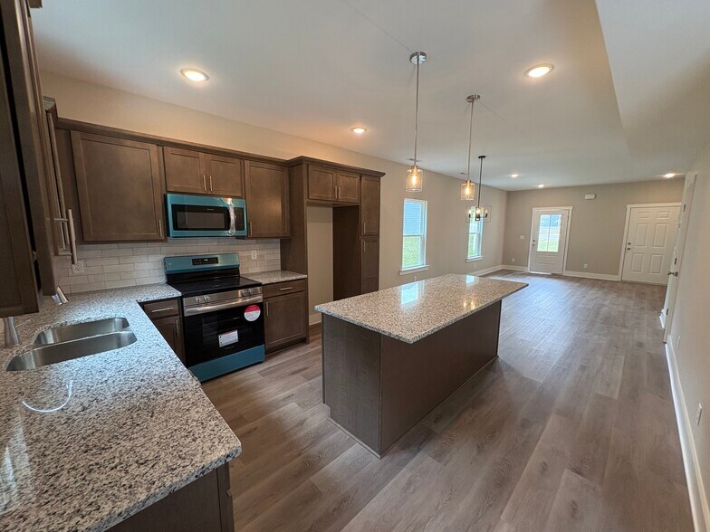 Building Photo - 4662 Heiskell Dr