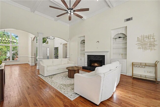 Building Photo - 4315 Rosemont Dr