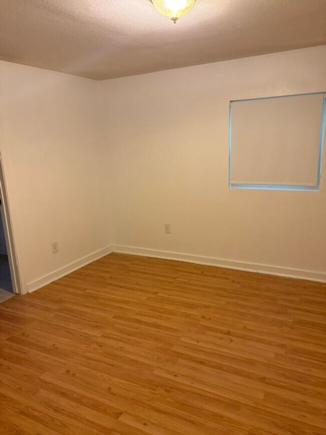 Building Photo - Rental Home