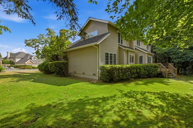 Building Photo - 16323 NE 50th Way