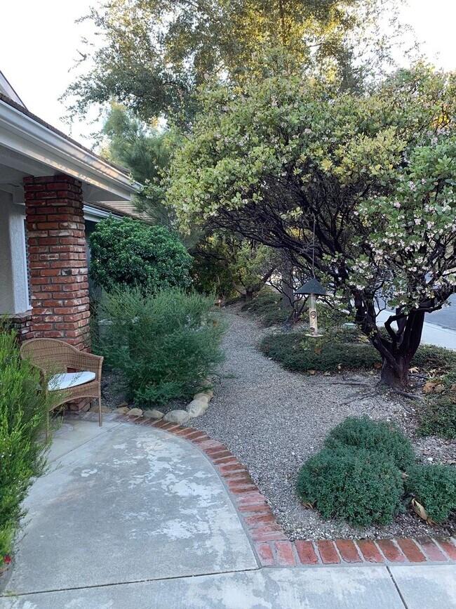 Building Photo - Beautiful Home in Gated Community