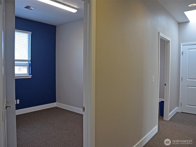 Building Photo - 576 N 5th Ave