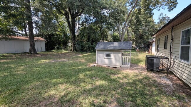 Building Photo - 203 Johns Rd