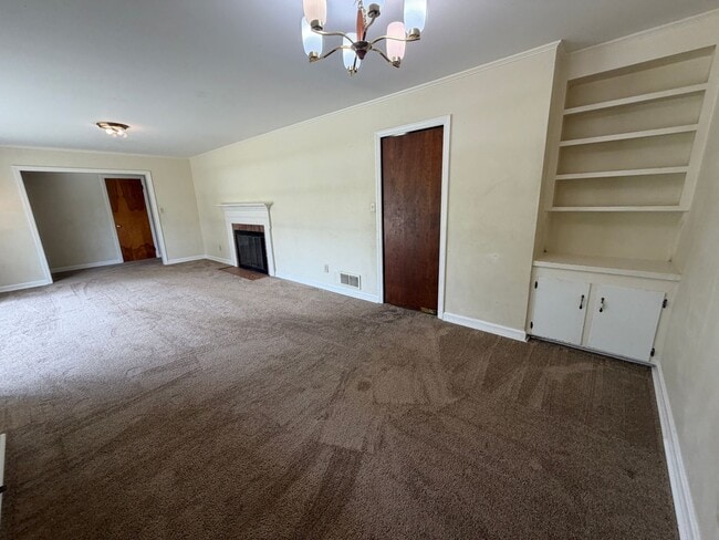Building Photo - 215 Lesesne Dr