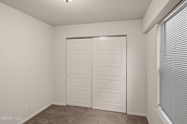 Building Photo - 14432 Russell Borea
