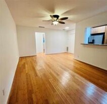 Building Photo - 2404 NE 33rd Ave
