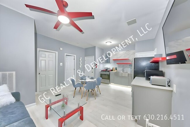 Building Photo - 460 W 28th Pl
