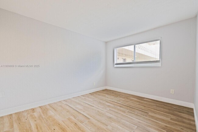 Building Photo - 14500 SW 88th Ave