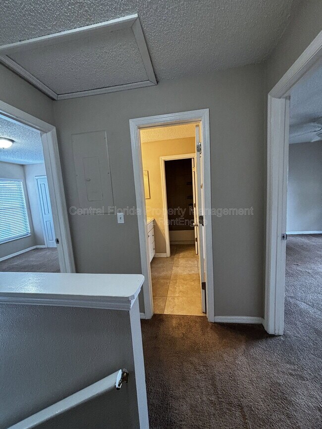 Building Photo - 1627 Long Ridge Ct