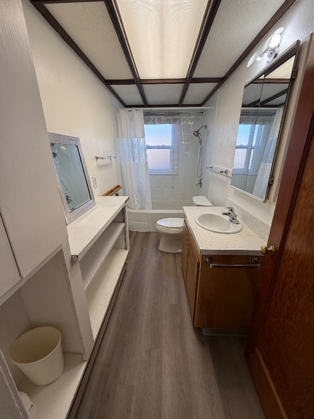 Building Photo - 326 5th Ave SE