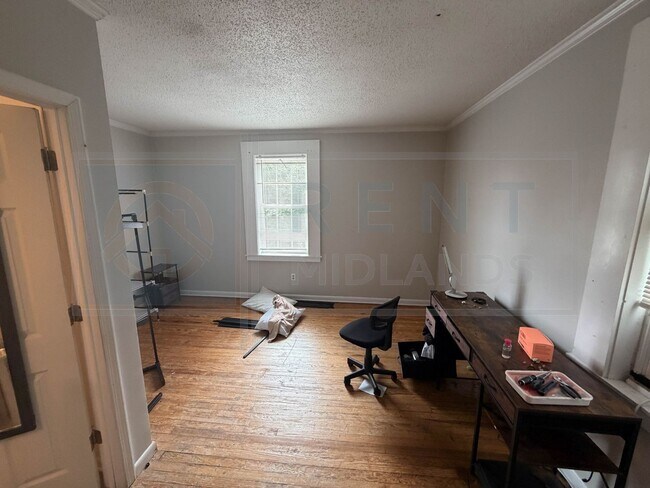 Building Photo - Move in to Olympia!