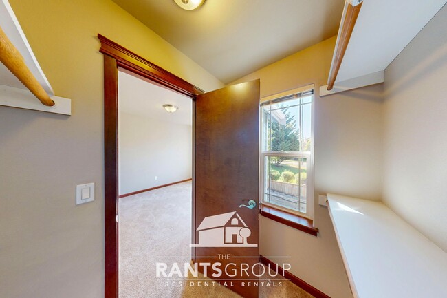 Building Photo - South Hill Puyallup Dream Neighborhood - E...